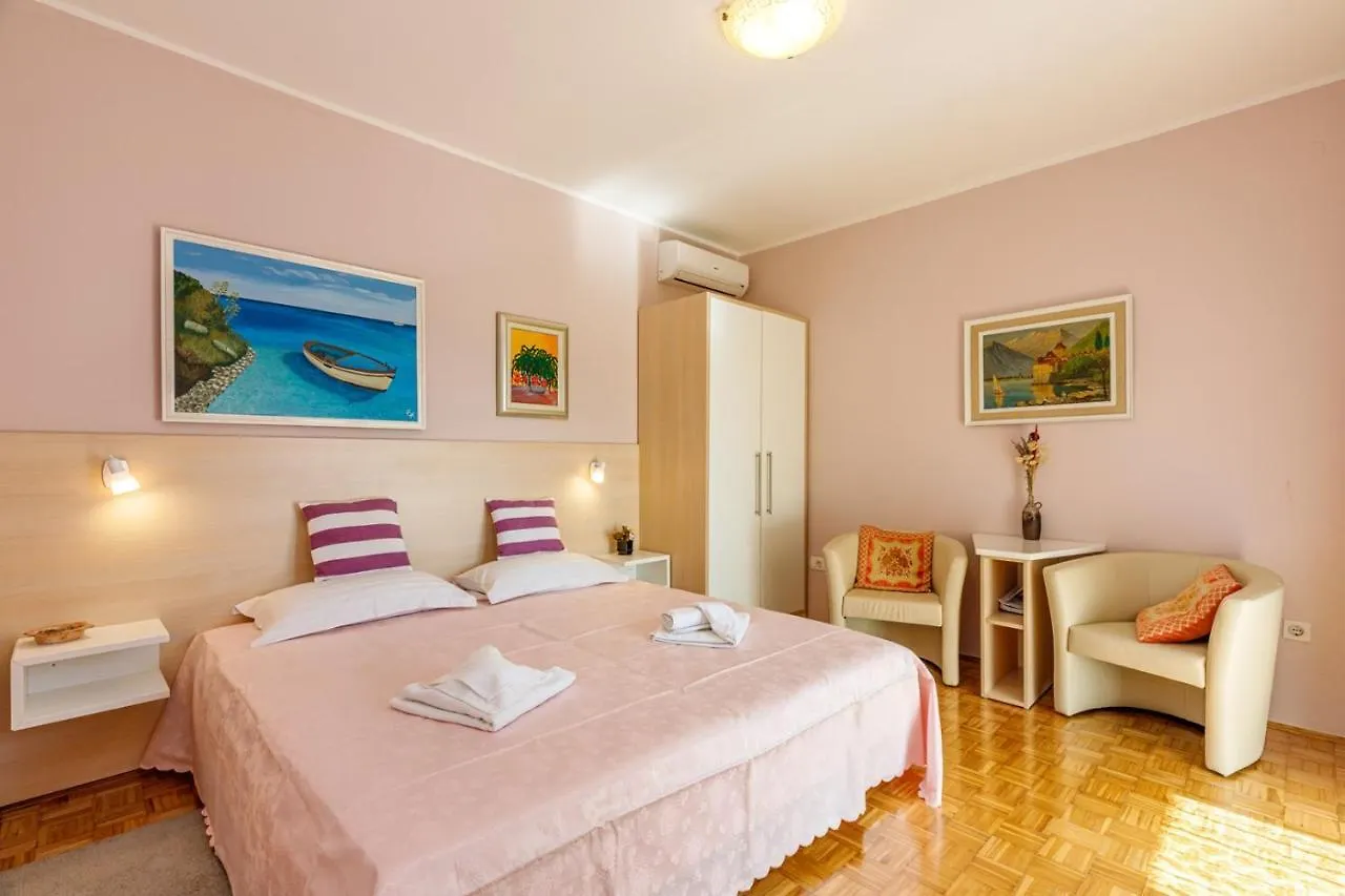 Apartments Franelic Umag Guest house
